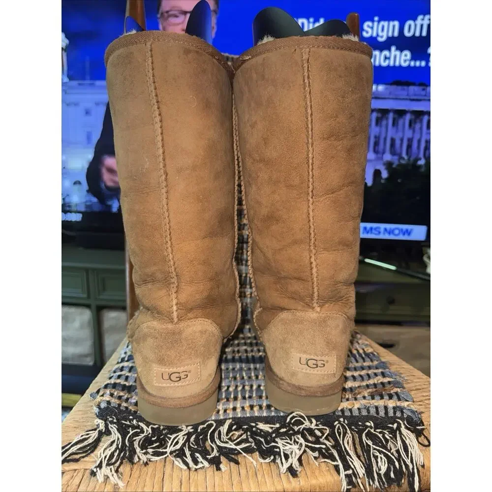 UGG Classic Tall II Boots Women Size [8] Chestnut Suede Sheepskin Winter Cozy